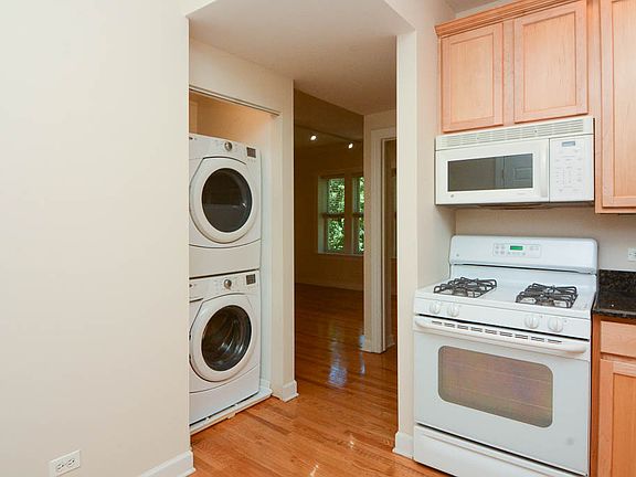 5th image of 3244 N Clifton Ave APT 2E