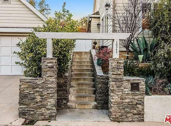 3rd image of 10341 Louisiana Ave