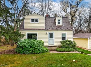 3750 Avondale Rd, Woodmere, OH 44122