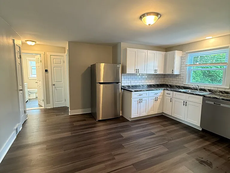 213 Garfield Ave #1 — Photo 2