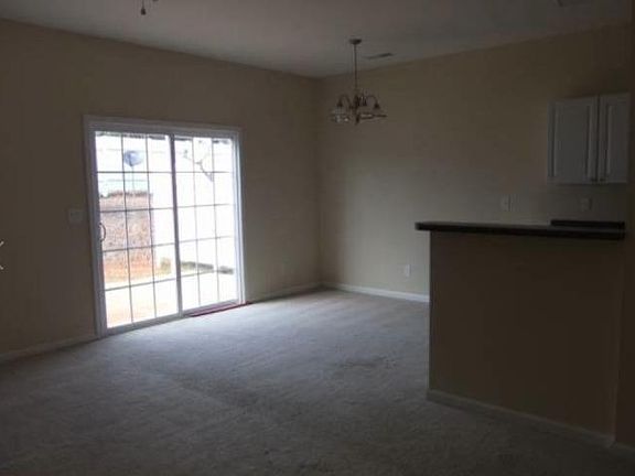 5th image of 110 Marbella Cir