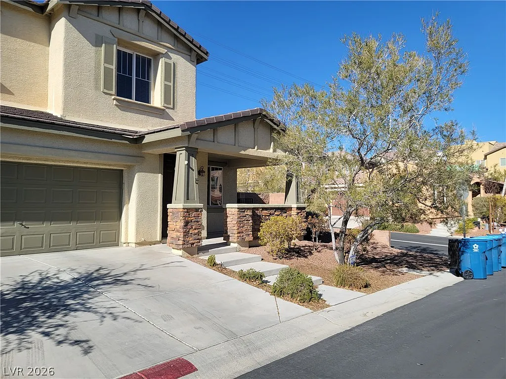 3 bed, 2.5 bath, 2658 sqft, $2,459 — Photo 4