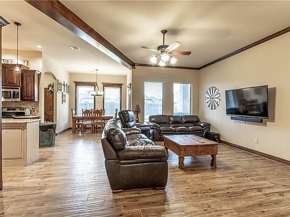 5th image of 17509 Aragon Ln