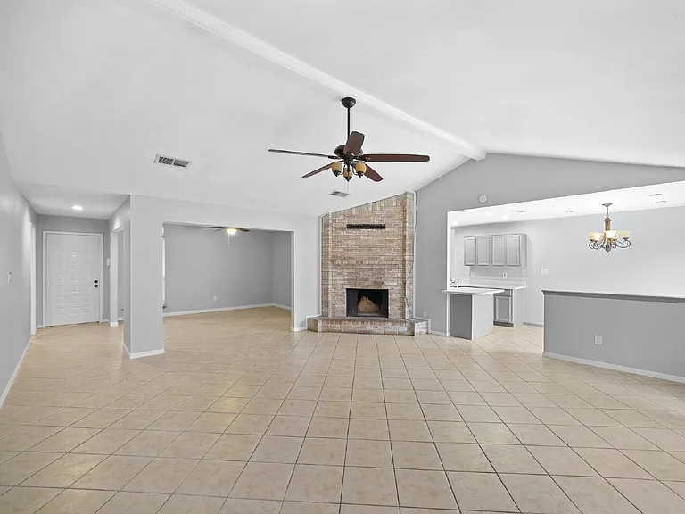 6214 Gladewell Dr — Photo 7