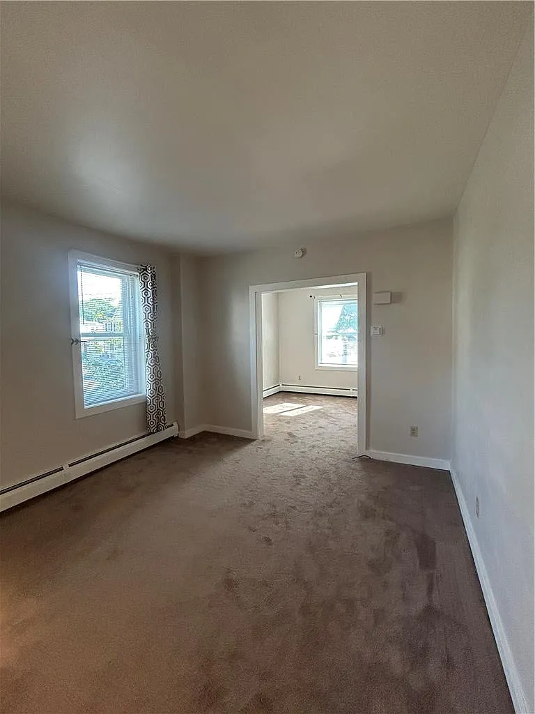 2 bed, 1.0 bath, 968 sqft, $1,600 — Photo 4