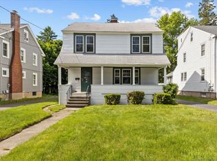 46 Robbins Dr, Wethersfield, CT 06109