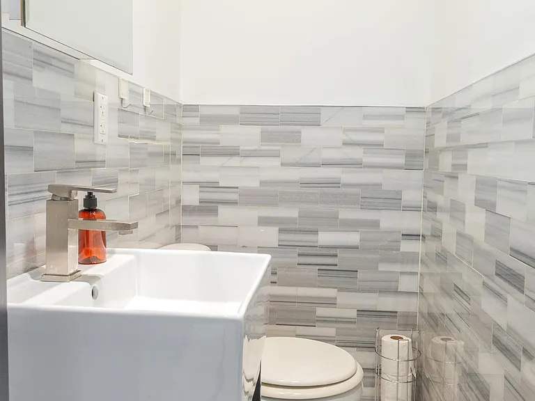 354 Cathedral Park Way #D — Photo 11