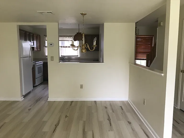 222 Cambridge Ct — Photo 16