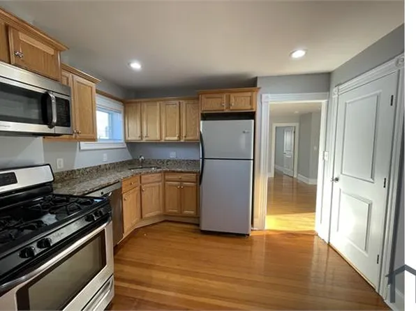 437 High St, Medford, MA