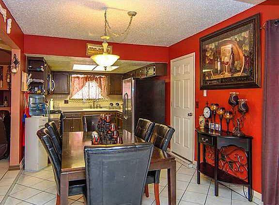 4th image of 3209 Beachcomber Dr