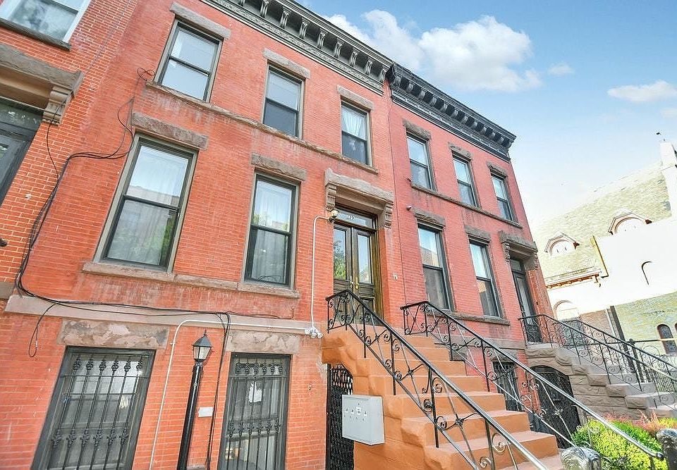 1st image of 129 Chauncey St #1A