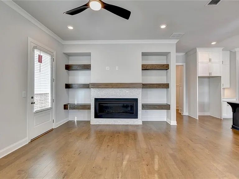4536 Molder Dr — Photo 15