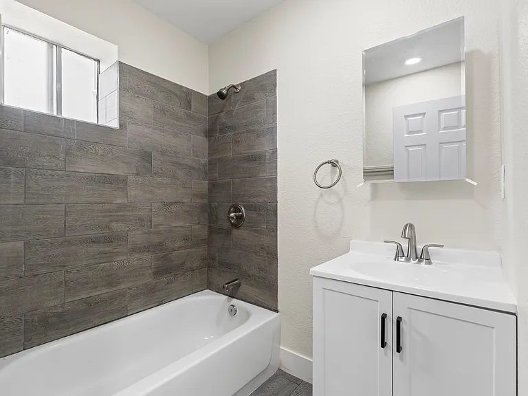 153 Dahlia Ave — Photo 27