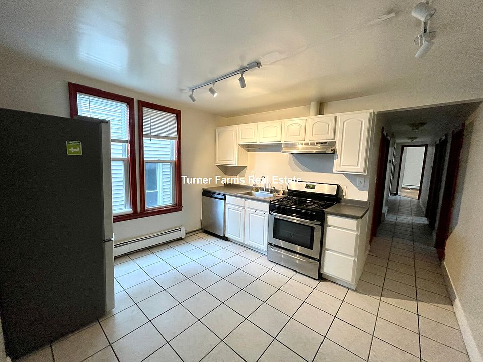 1st image of 17-19 Monmouth St #1