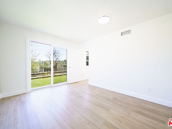 5th image of 24086 Avenida Crescenta