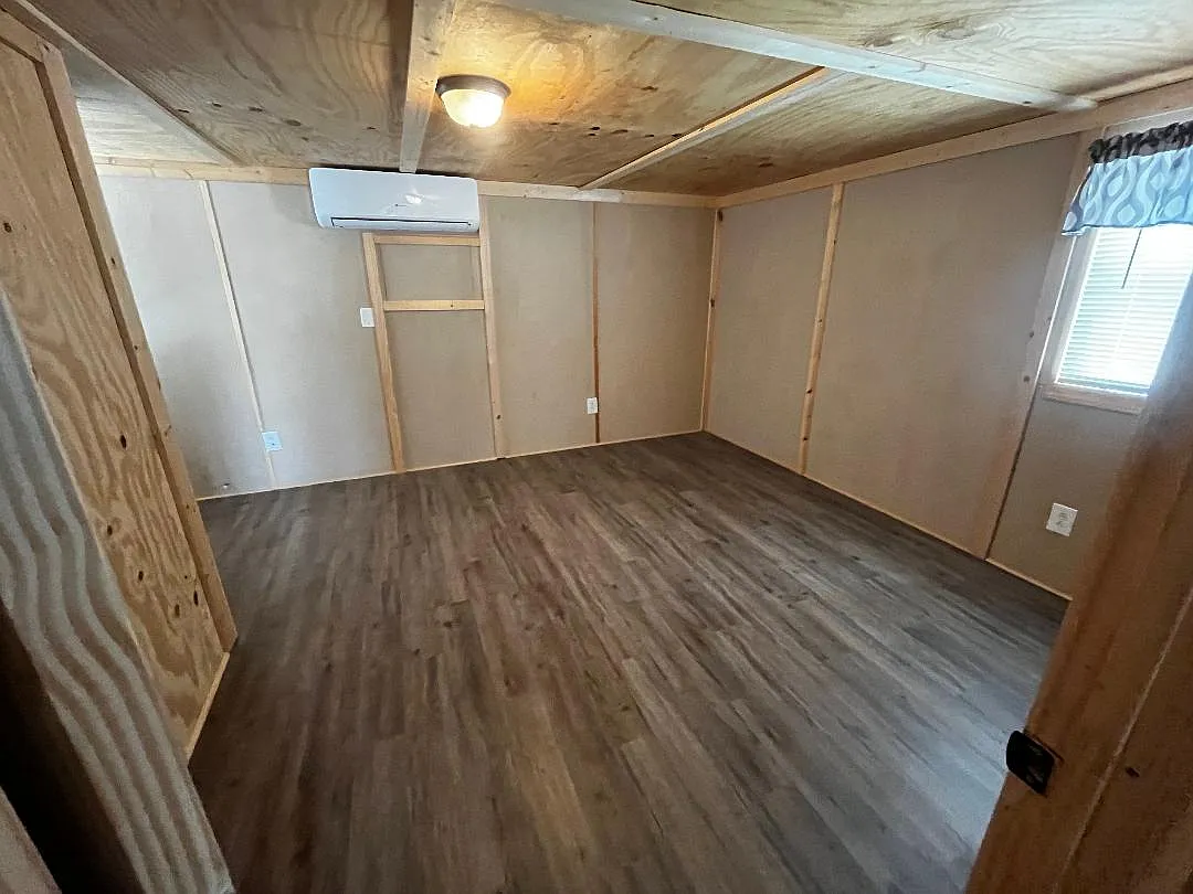 2 bed, 900 sqft, $1,300 — Photo 2
