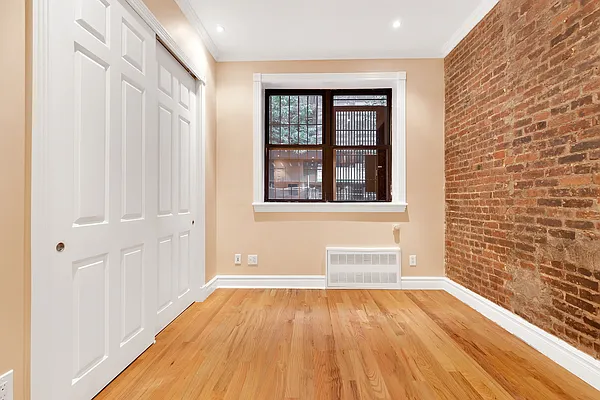 Rented by Cooper & Cooper Real Estate | media 25