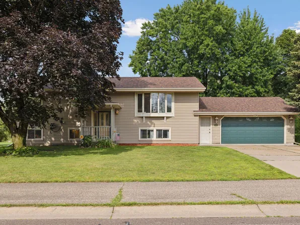 7087 Brian Dr, Centerville, MN 55038