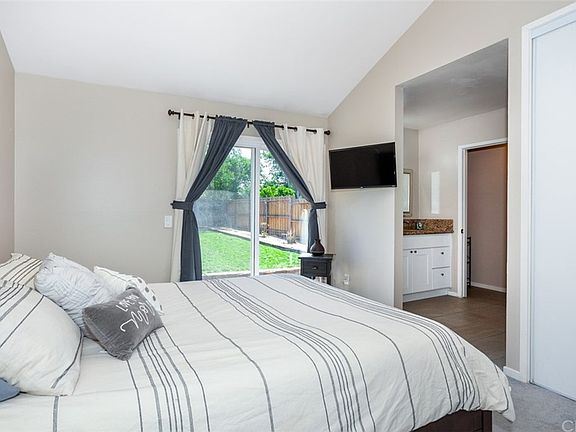 4th image of 42692 San Julian Pl