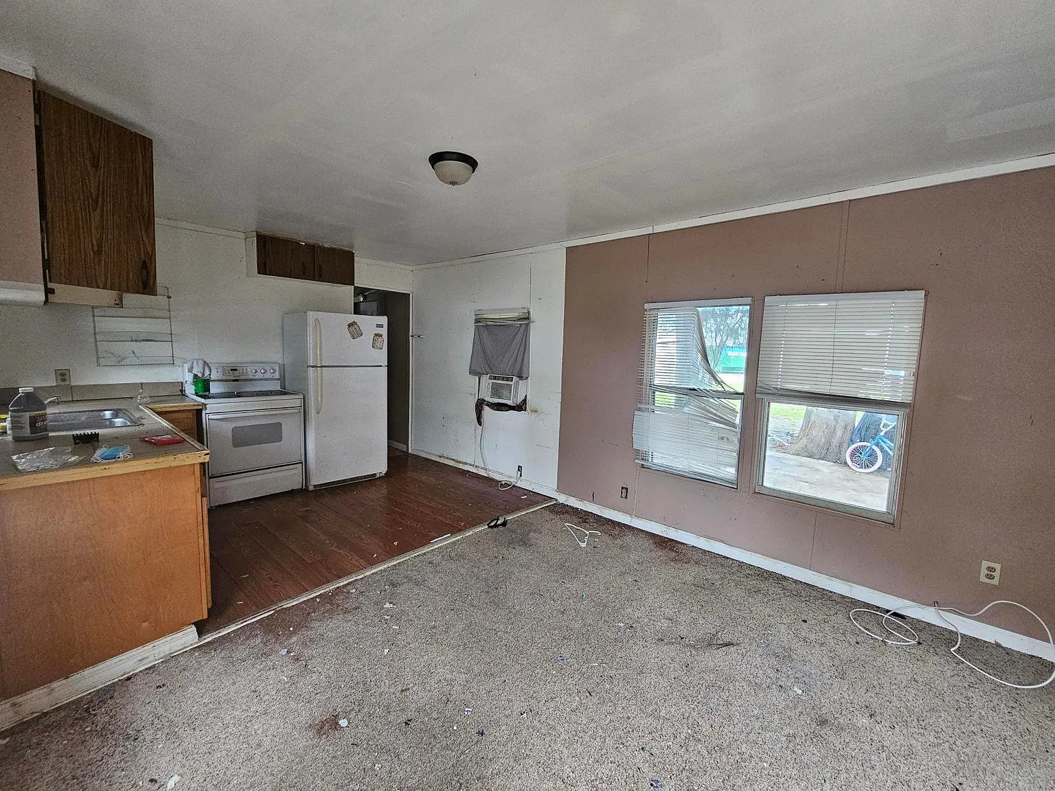 2 Bed 1 Bath Mobile Home For Sale - Cocoa, Florida — Photo 4