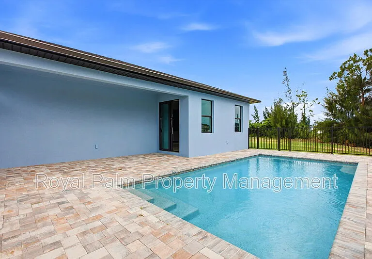 3518 NE 21st Pl — Photo 1