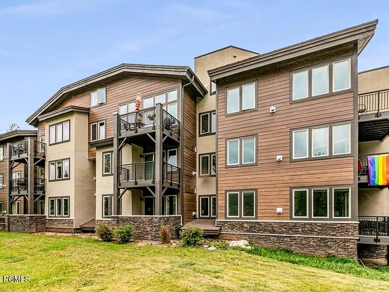 6677 N 2200 W #208 — Photo 21