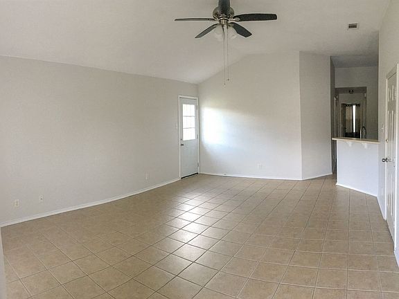 4th image of 204 Dale Earnhardt Dr #B