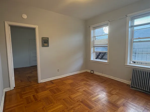 302 N 3rd St APT 8, Harrison, NJ 07029