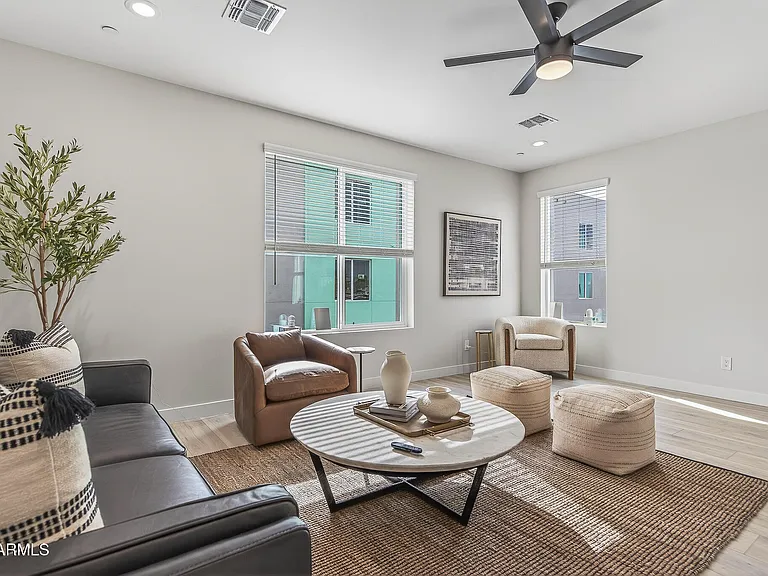 2601 E Clarendon Ave #3 — Photo 13