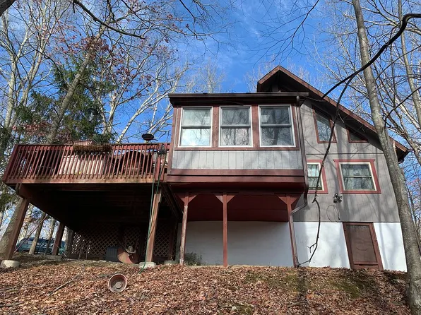 170 Dover Dr, Bushkill, PA 18324