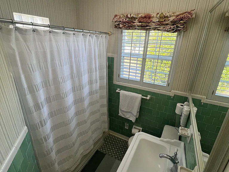 2408 Cambridge Ave — Photo 37