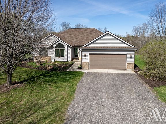 2nd image of 11855 Woodland Park Dr NE