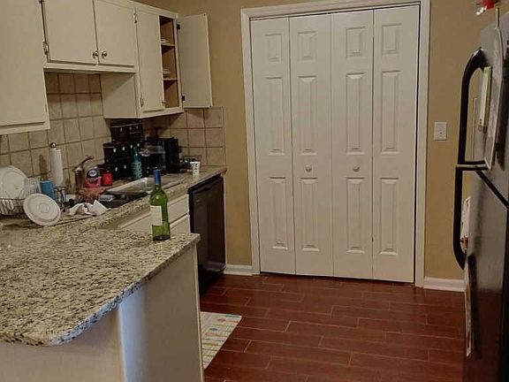 3rd image of 111 B Breezewood Dr