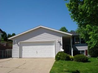 4121 Valley Dr NW, Rochester, MN 55901