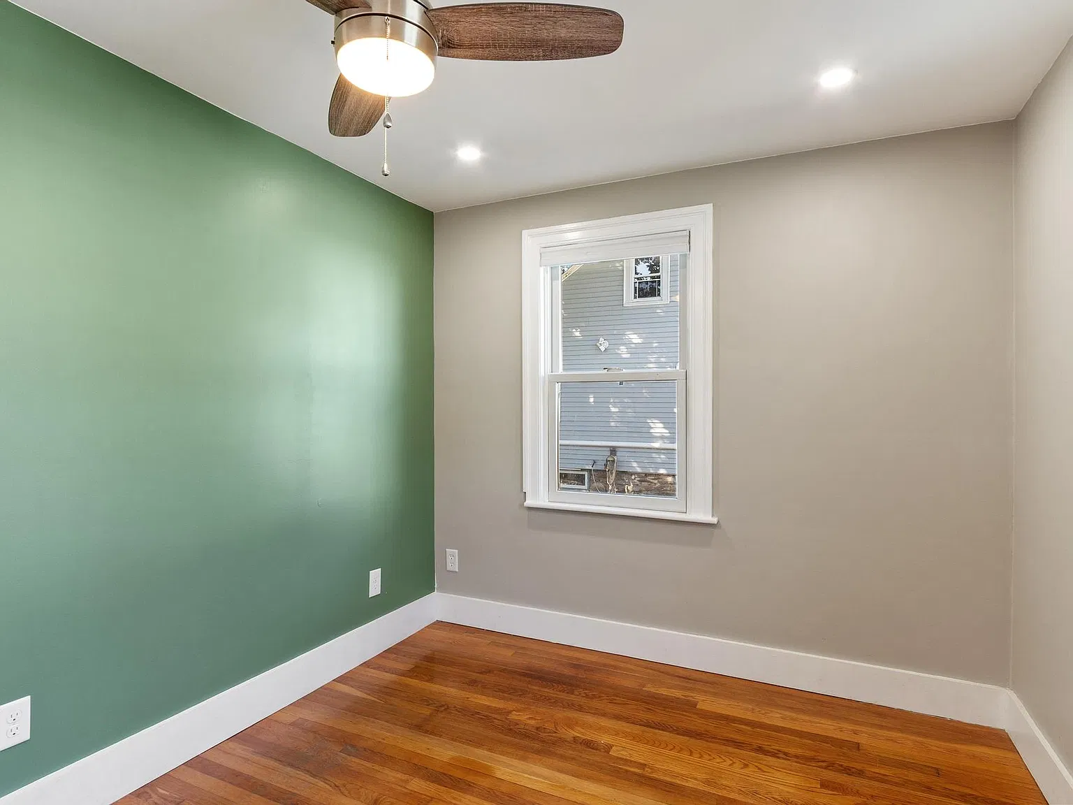 3 bed, 1709 sqft, $3,000 — Photo 2