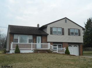 209 Thomas Dr, Egg Harbor Township, NJ 08234