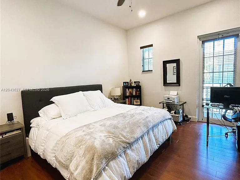 14628 SW 6th St — Photo 11