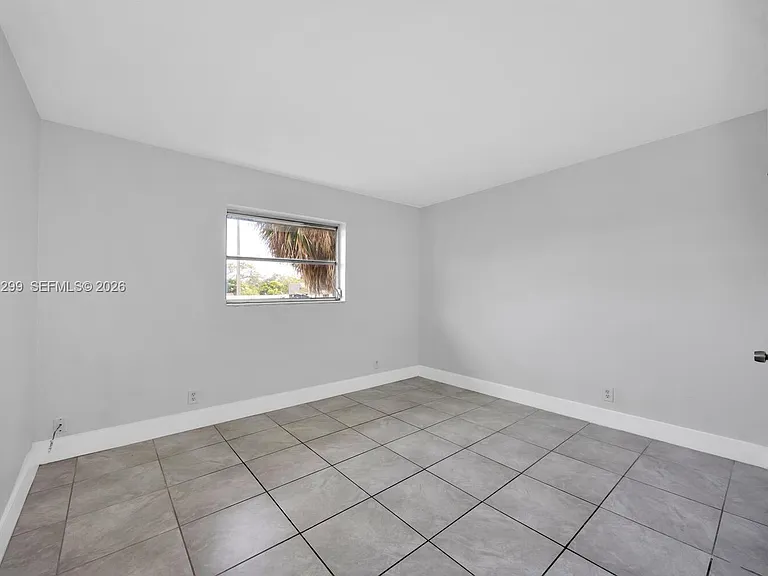 510 SE 12th Ct #6 — Photo 12