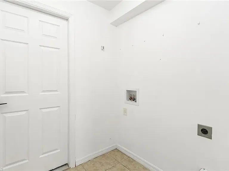 306 Shadow Lakes Dr — Photo 8