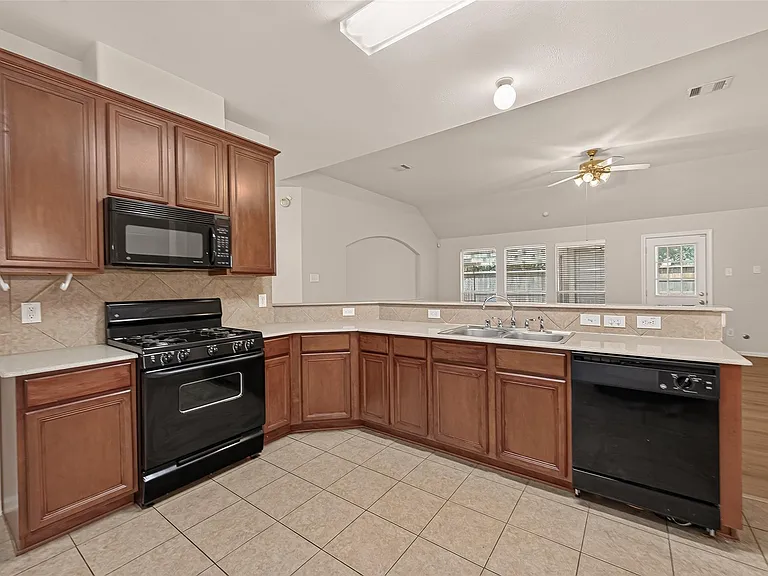 4823 Grand Chateau Ln — Photo 20