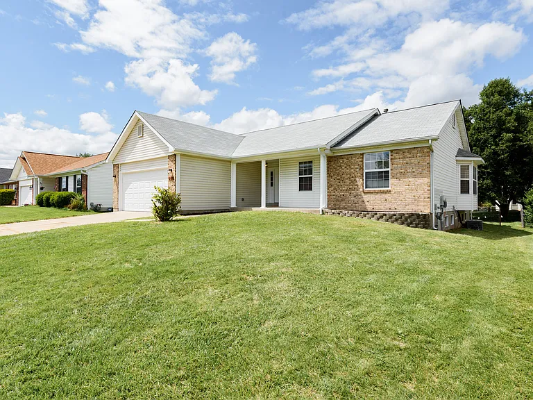 429 Slusser Ln — Photo 3