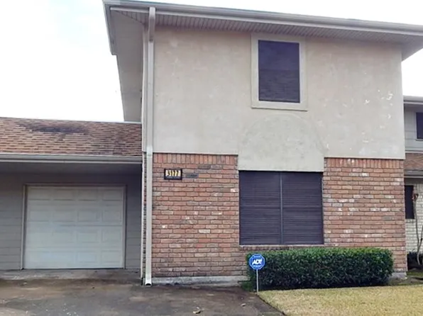 3177 Matterhorn Dr, Port Neches, TX 77651
