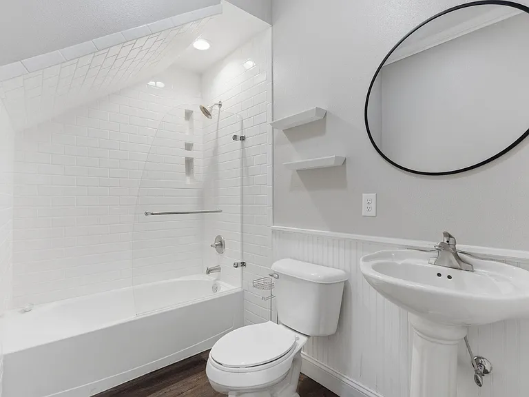 837 S Kentwood Ave — Photo 22