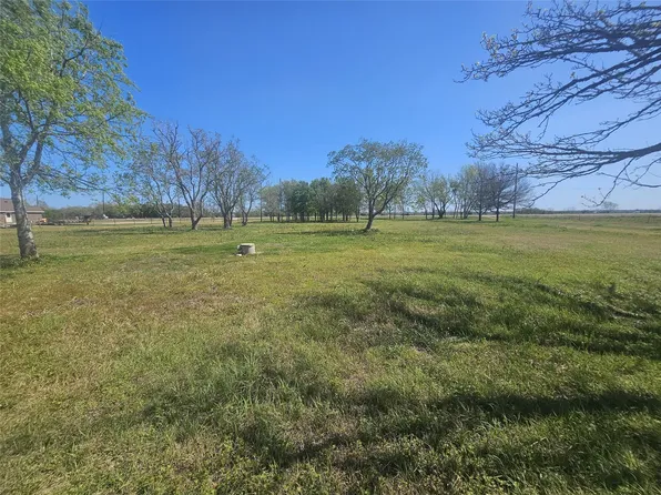 4121 N State Highway 60 Hwy, East Bernard, TX 77435