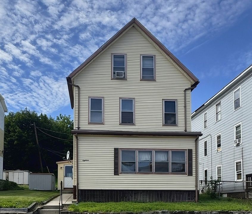 1st image of 18 Maxwell St APT 2