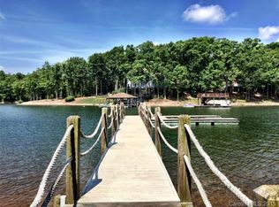 9549 Island Point Rd, Sherrills Ford, NC 28673