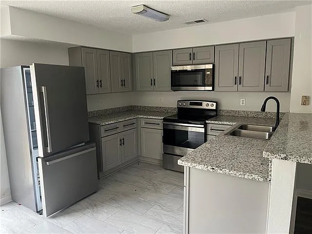 509 Wilkinson St — Photo 2