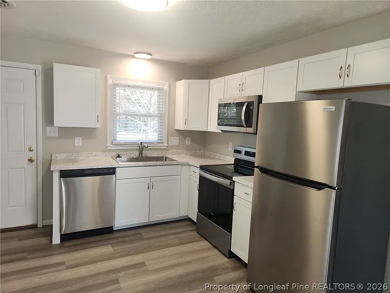 417 Windemere Dr — Photo 4