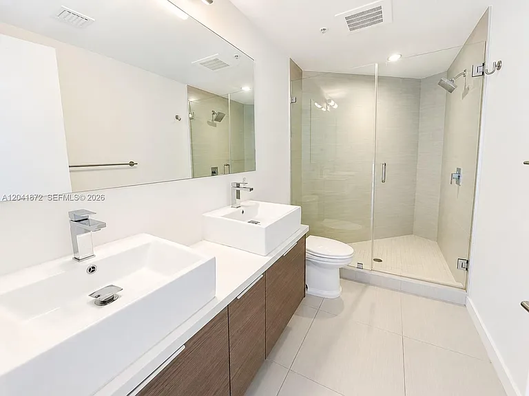 1010 SW 2nd Ave — Photo 4
