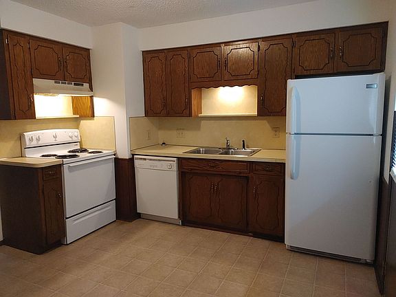 4th image of 522 Boxwood Dr #1